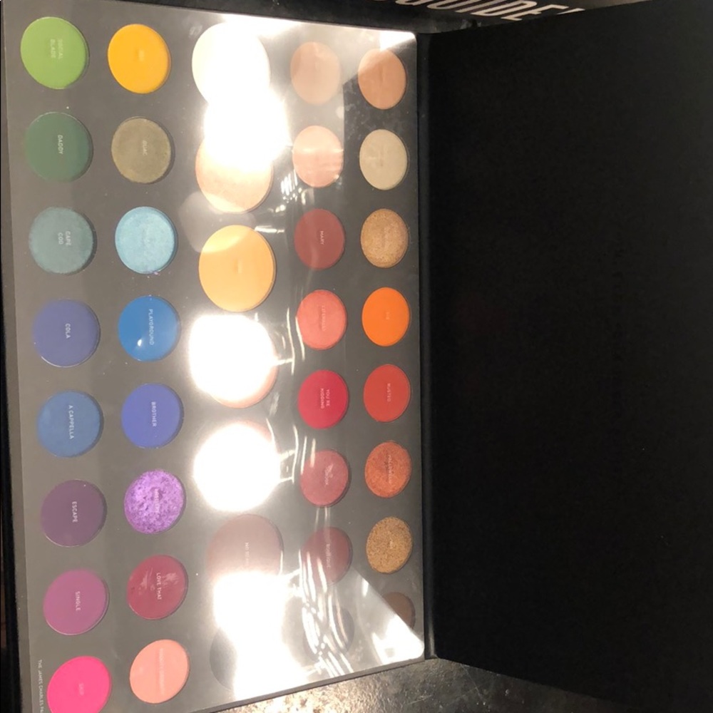 Make up pallet